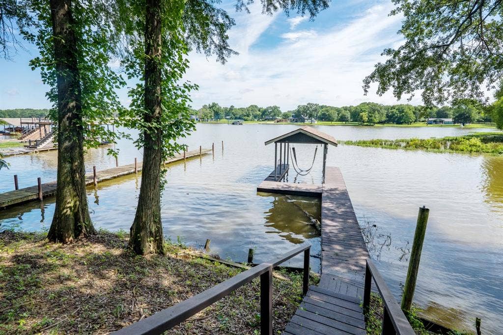 140 Lynn Creek Drive, Mabank, TX 75156 Photo from 2025. Levels are down 6+- feed as of 10/2027