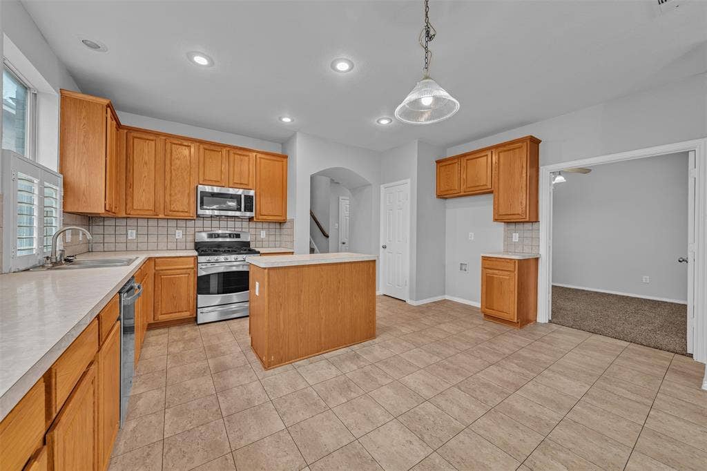 5448 Pecan Creek Circle, Fort Worth, TX 76244 5448 Pecan Creek Circle, Fort Worth, TX 76244