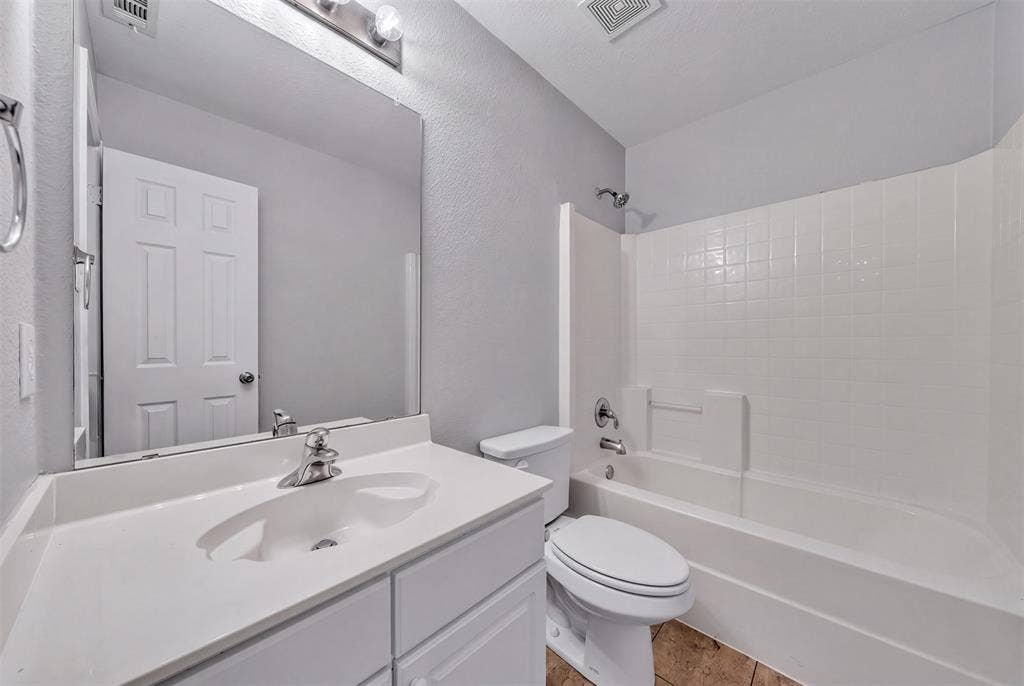 5448 Pecan Creek Circle, Fort Worth, TX 76244 5448 Pecan Creek Circle, Fort Worth, TX 76244