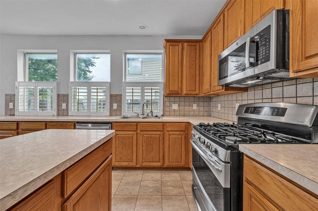 5448 Pecan Creek Circle, Fort Worth, TX 76244 5448 Pecan Creek Circle, Fort Worth, TX 76244