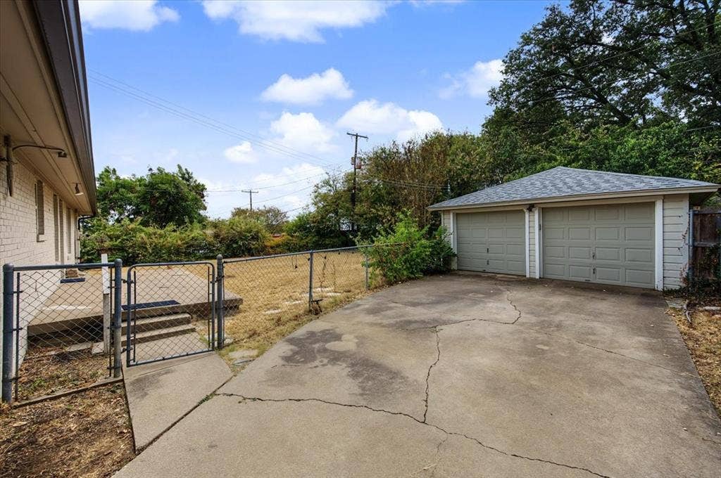 3809 Heywood Avenue, Fort Worth, TX 76109 3809 Heywood Avenue, Fort Worth, TX 76109