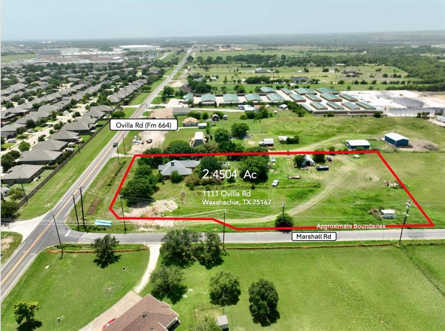 Property photo for 1111 Ovilla Road, Waxahachie, TX