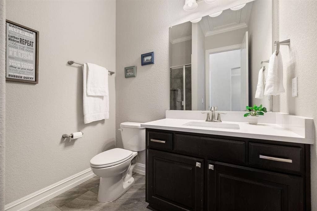 11109 Villa Canales Lane, Frisco, TX 75035 Full Bath Downstairs