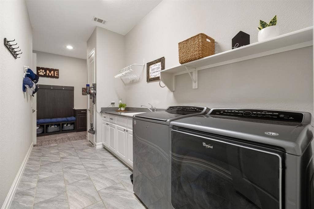 11109 Villa Canales Lane, Frisco, TX 75035 Extended Utility Room