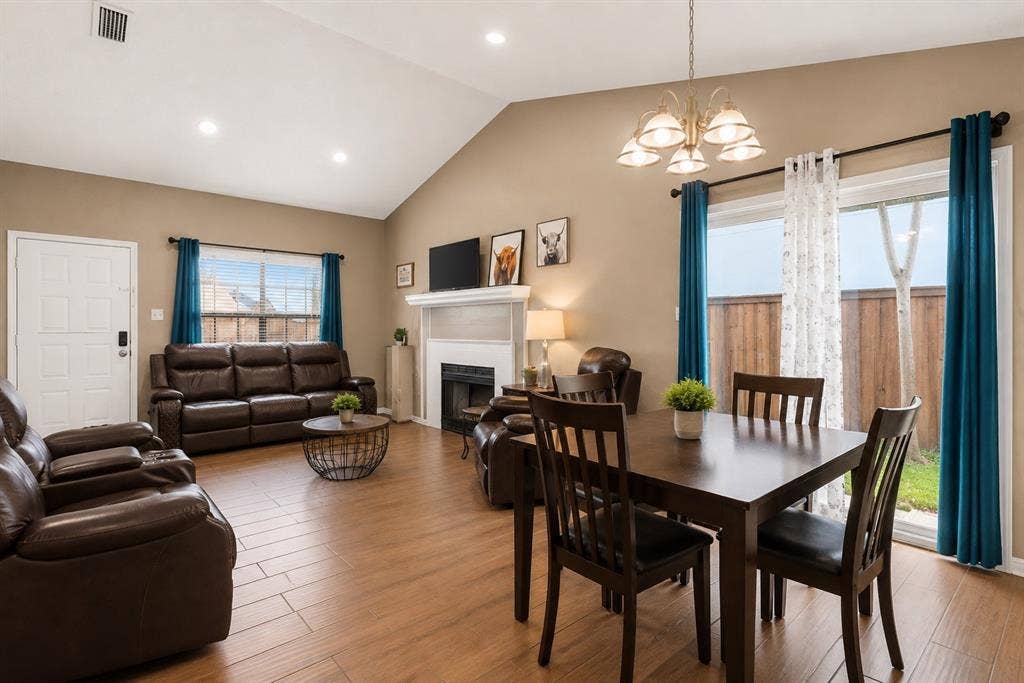 10319 Waterbury Drive, Dallas, TX 75217 10319 Waterbury Drive, Dallas, TX 75217