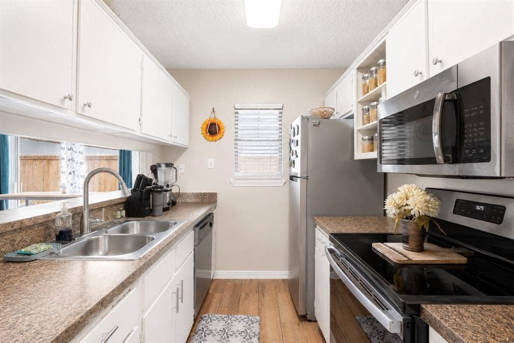 10319 Waterbury Drive, Dallas, TX 75217 10319 Waterbury Drive, Dallas, TX 75217