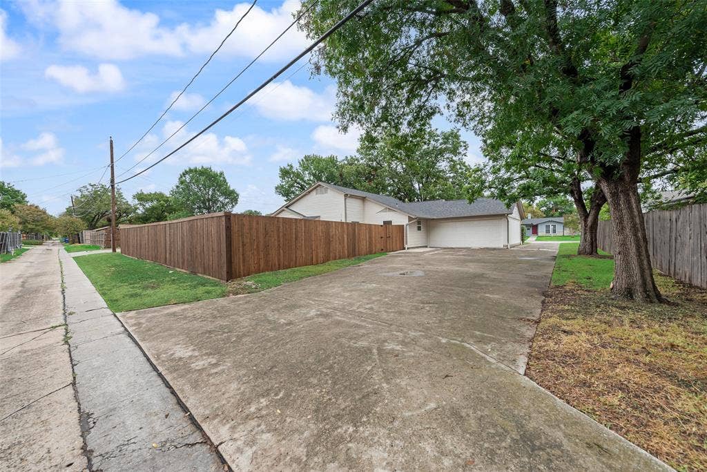 Extended rear driveway provides easy access to the garage.