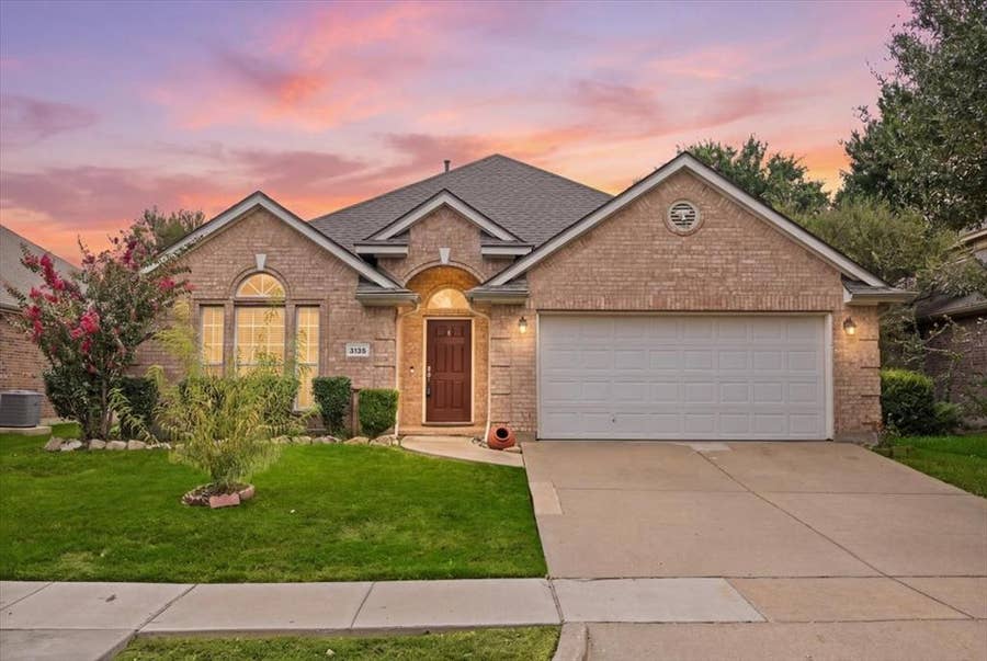 Property photo for 3135 Guadaloupe, Grand Prairie, TX