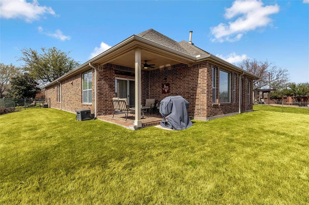 153 Byron Nelson Court, Frisco, TX 75036 Large covered patio