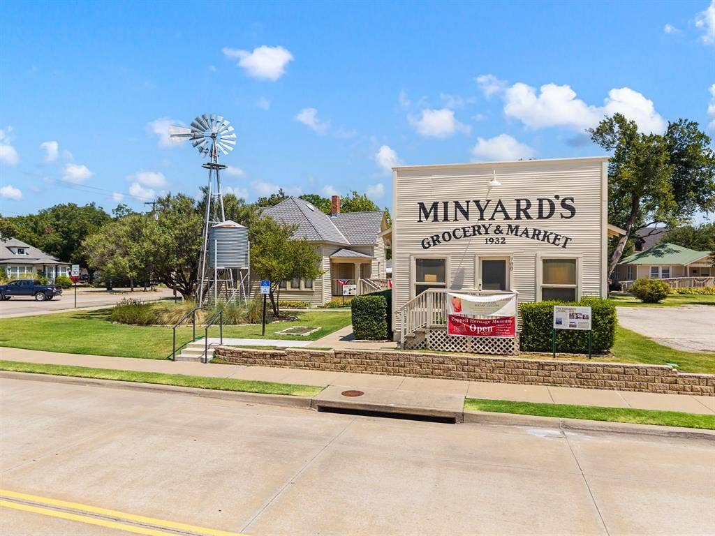 737 Hammond Street, Coppell, TX 75019 737 Hammond Street, Coppell, TX 75019