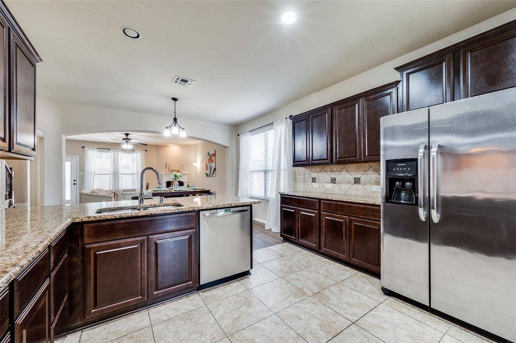 200 Mount Olive Avenue, McKinney, TX 75072 200 Mount Olive Avenue, McKinney, TX 75072