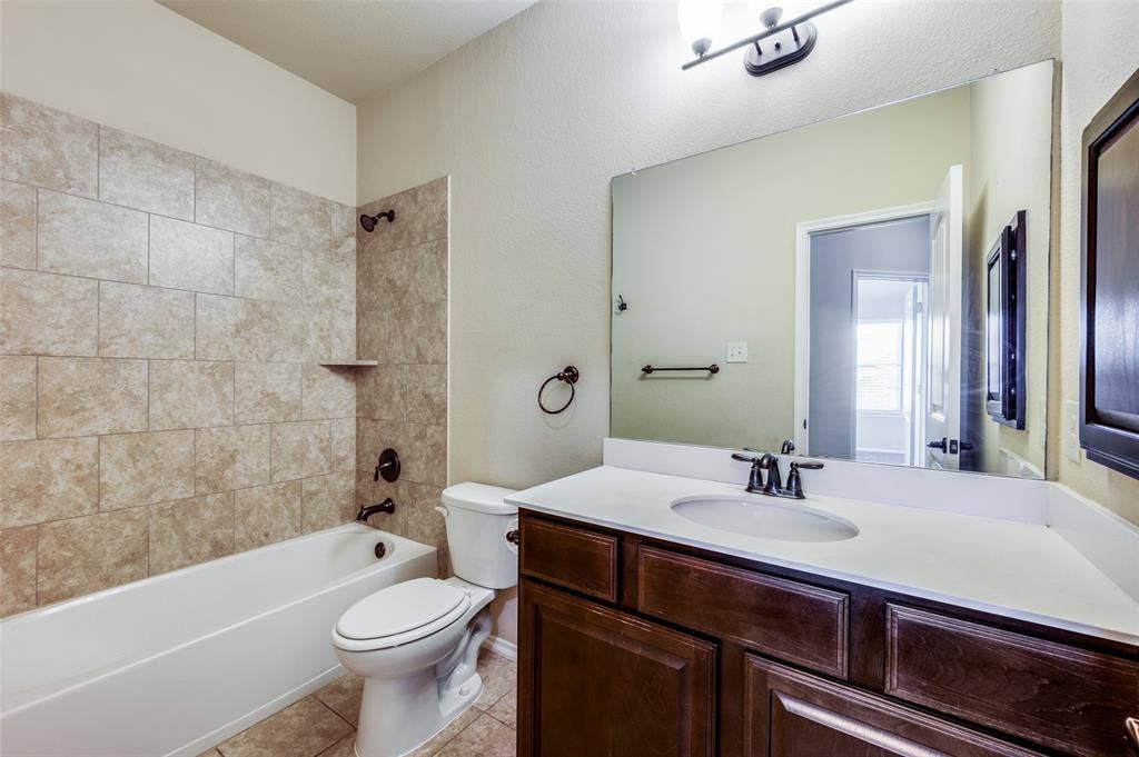 200 Mount Olive Avenue, McKinney, TX 75072 200 Mount Olive Avenue, McKinney, TX 75072