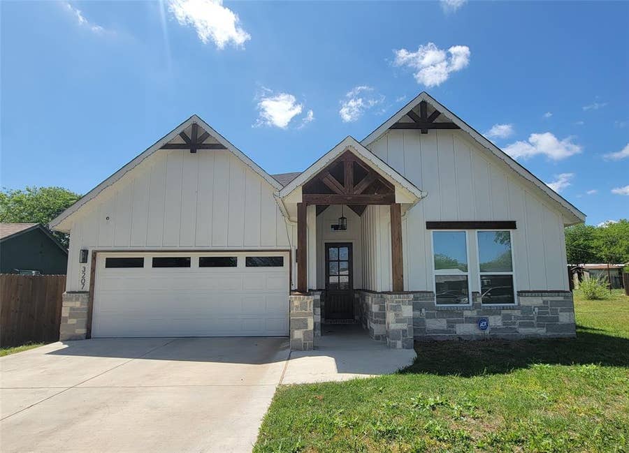 Property photo for 3207 NW 30th Street, Fort Worth, TX