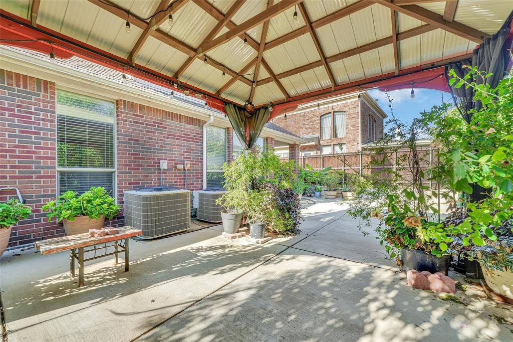 336 Gotland Drive, Grand Prairie, TX 75052 336 Gotland Drive, Grand Prairie, TX 75052
