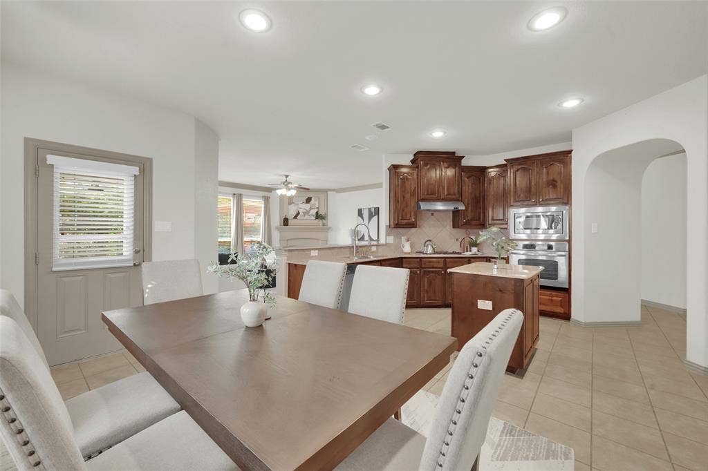 336 Gotland Drive, Grand Prairie, TX 75052 336 Gotland Drive, Grand Prairie, TX 75052
