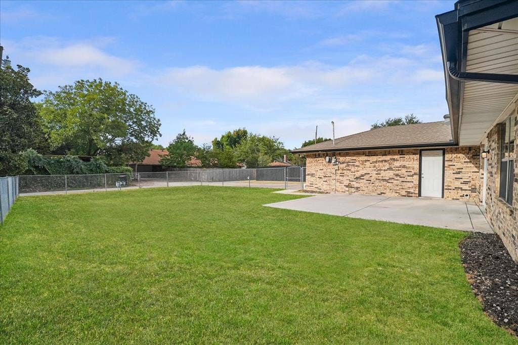 236 Charles Street, DeSoto, TX 75115 236 Charles Street, DeSoto, TX 75115