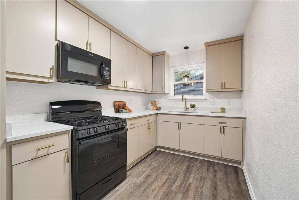 236 Charles Street, DeSoto, TX 75115 236 Charles Street, DeSoto, TX 75115