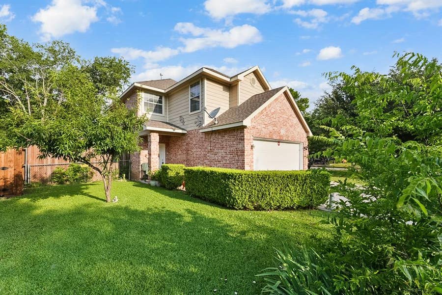 Property photo for 10015 Santa Garza Drive, Dallas, TX