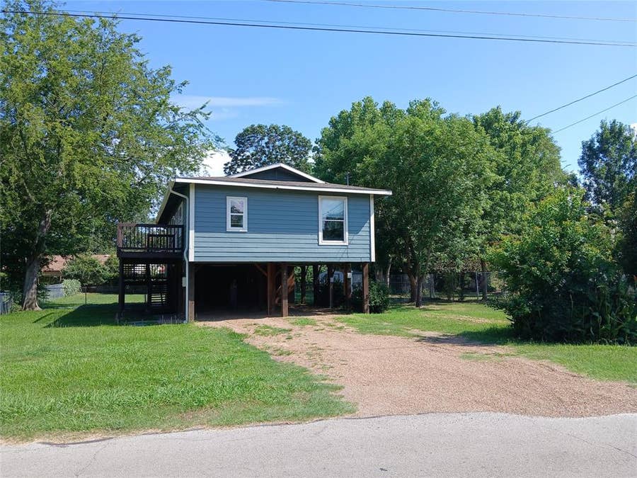 Property photo for 242 AUTUMN WOOD Trail, Gun Barrel City, TX