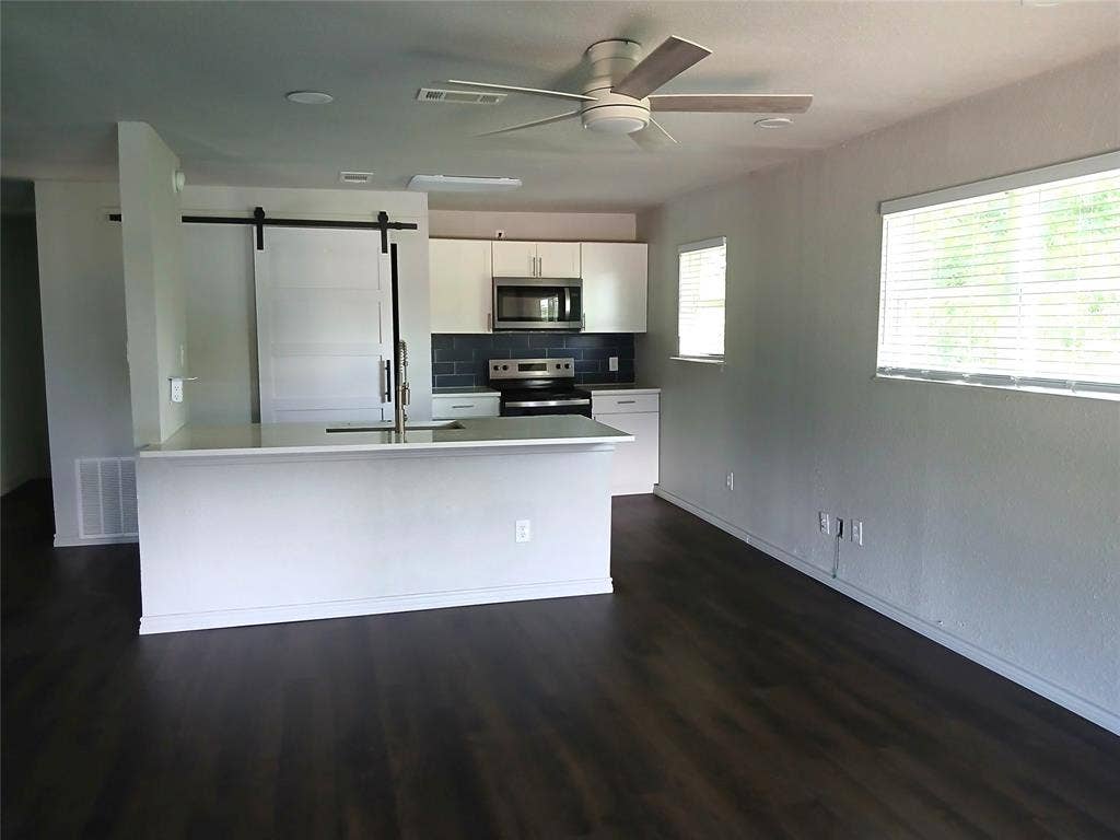 242 AUTUMN WOOD Trail, Gun Barrel City, TX 75156 242 AUTUMN WOOD Trail, Gun Barrel City, TX 75156