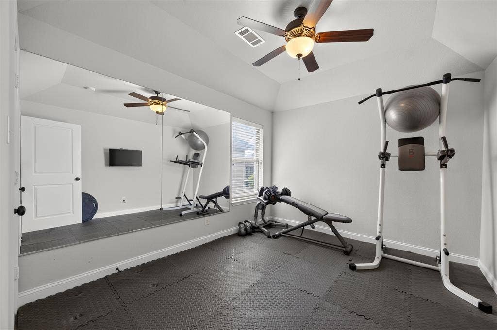 108 Crystal Creek Drive, Red Oak, TX 75154