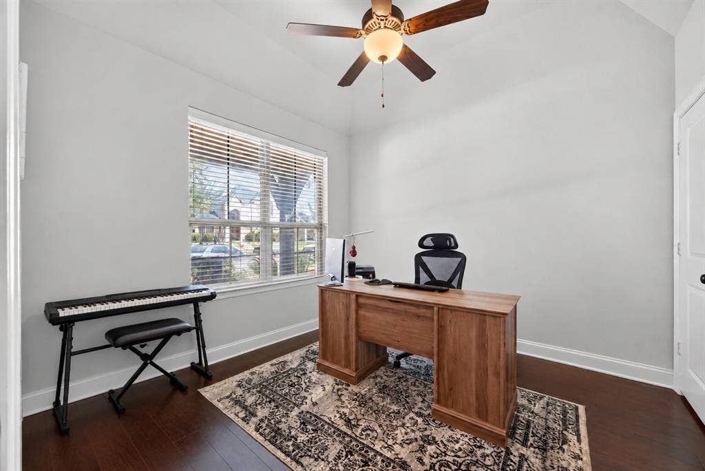 108 Crystal Creek Drive, Red Oak, TX 75154