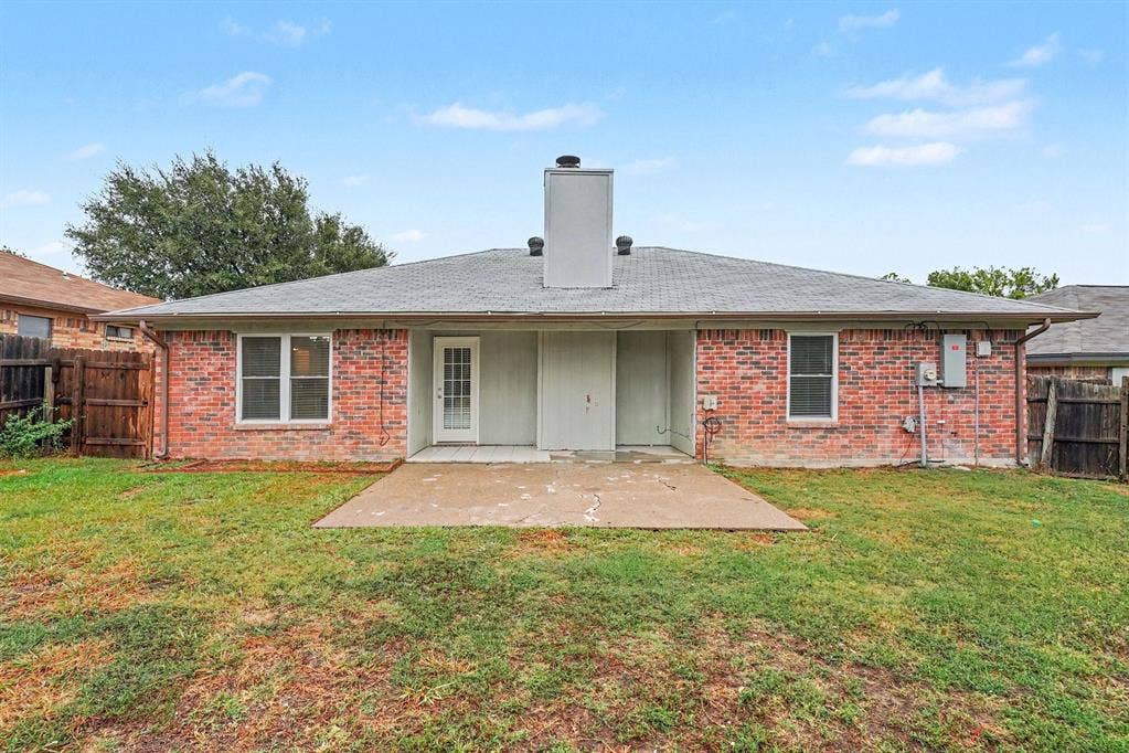 8237 Lara Lane, Watauga, TX 76148