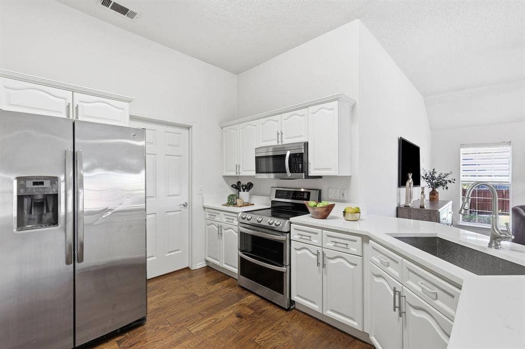 7641 King Arthur Road, Frisco, TX 75035 7641 King Arthur Road, Frisco, TX 75035