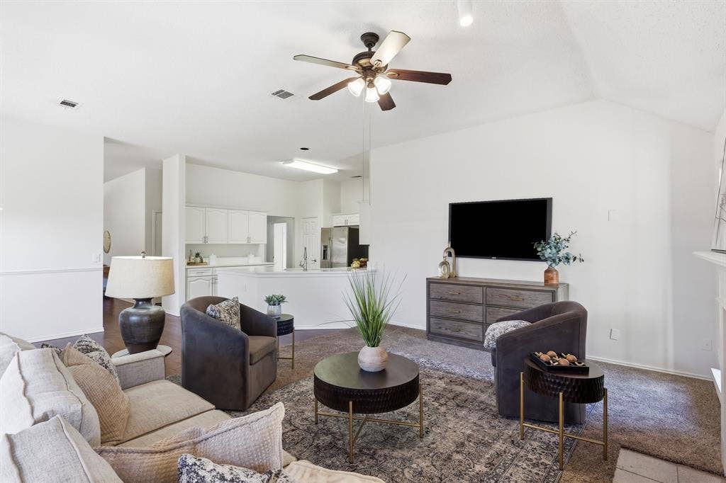 7641 King Arthur Road, Frisco, TX 75035 7641 King Arthur Road, Frisco, TX 75035
