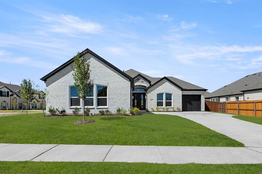 Property photo for 1633 Briarwood, Midlothian, TX