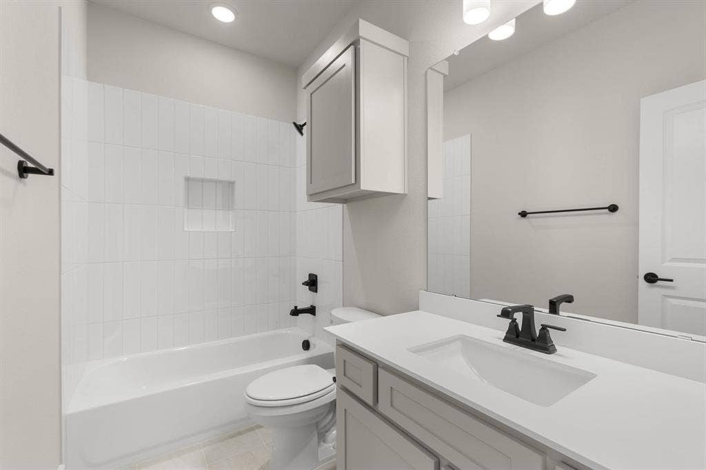 1633 Briarwood, Midlothian, TX 76065 1633 Briarwood-Bathroom-1