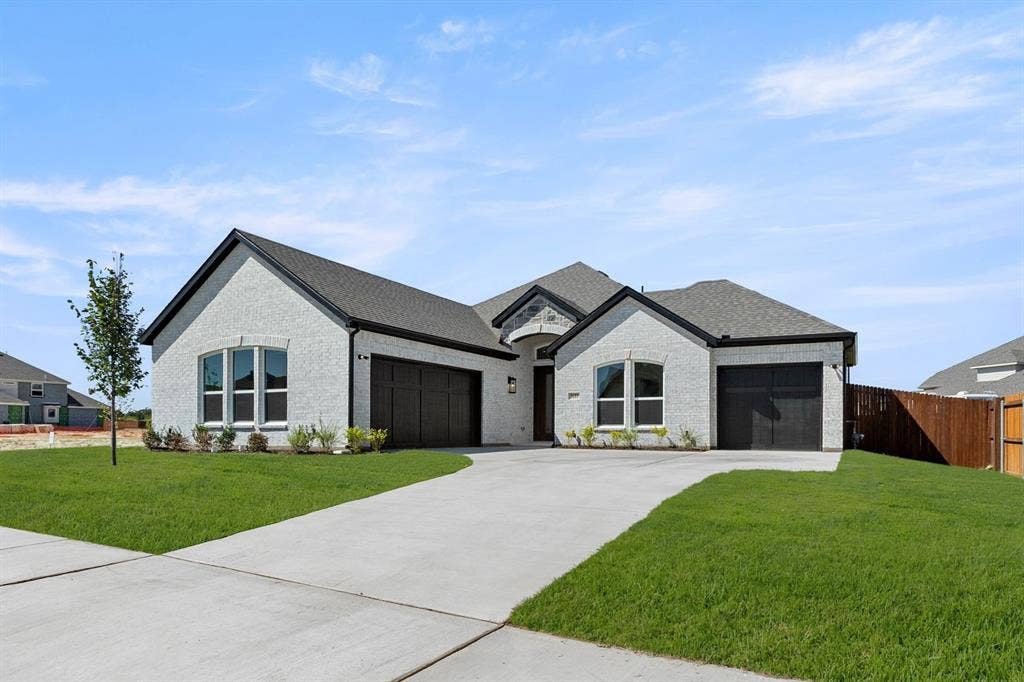 1633 Briarwood, Midlothian, TX 76065 1633 Briarwood-Front-2