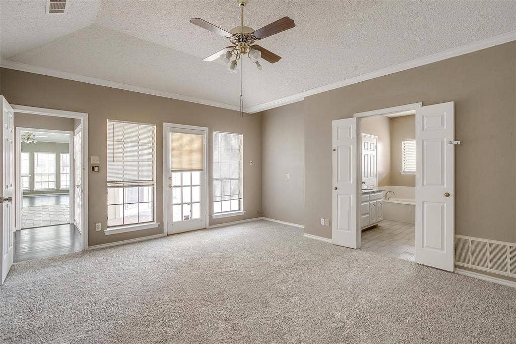 9017 Rodeo Drive, Irving, TX 75063 9017 Rodeo Drive, Irving, TX 75063