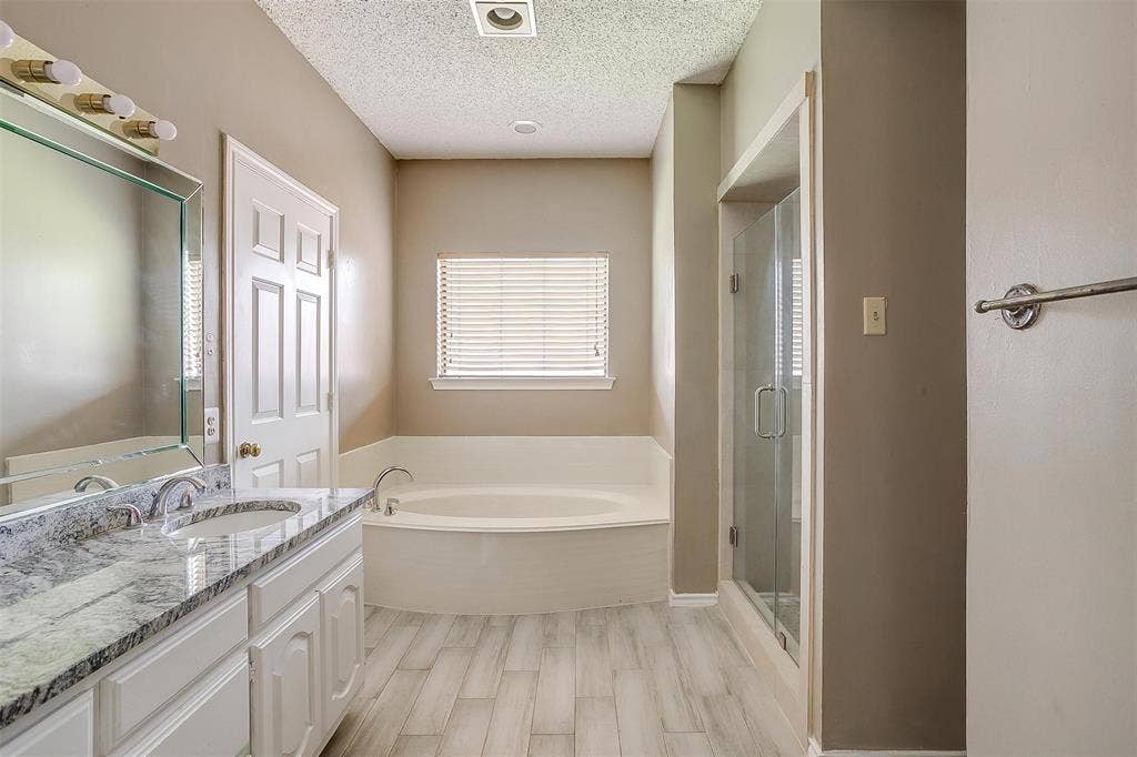9017 Rodeo Drive, Irving, TX 75063 9017 Rodeo Drive, Irving, TX 75063