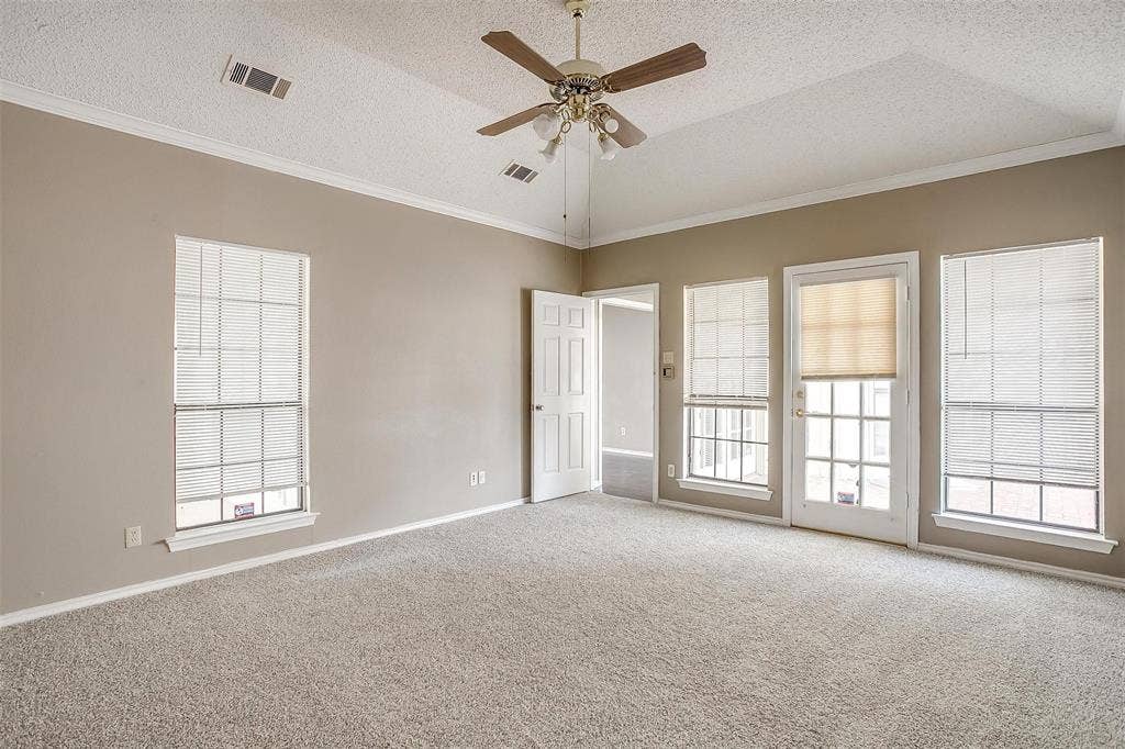 9017 Rodeo Drive, Irving, TX 75063 9017 Rodeo Drive, Irving, TX 75063