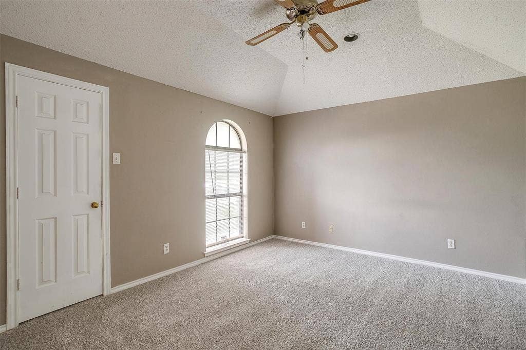 9017 Rodeo Drive, Irving, TX 75063 9017 Rodeo Drive, Irving, TX 75063