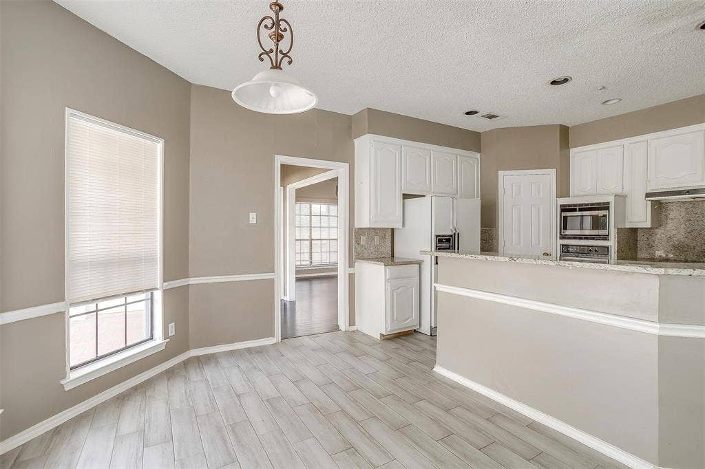 9017 Rodeo Drive, Irving, TX 75063 9017 Rodeo Drive, Irving, TX 75063