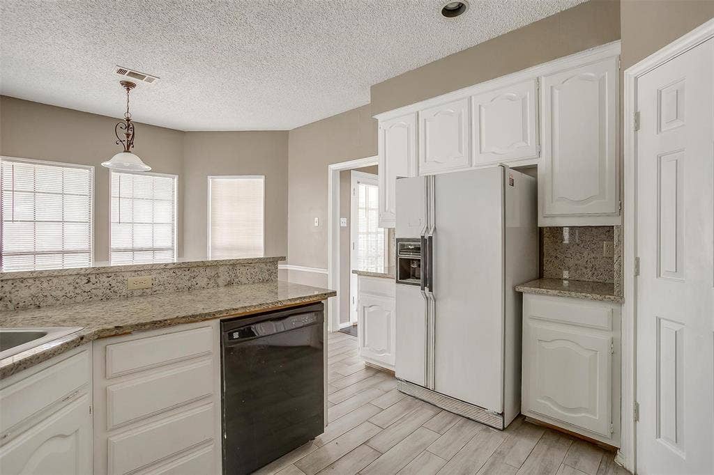 9017 Rodeo Drive, Irving, TX 75063 9017 Rodeo Drive, Irving, TX 75063