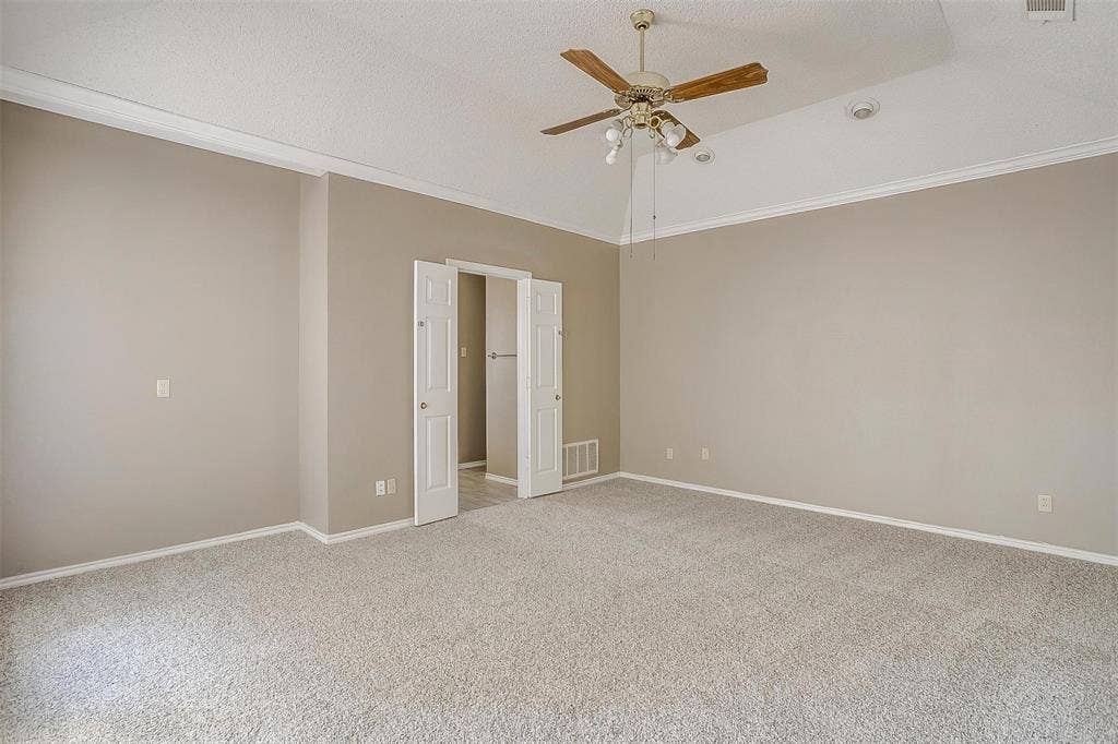 9017 Rodeo Drive, Irving, TX 75063 9017 Rodeo Drive, Irving, TX 75063