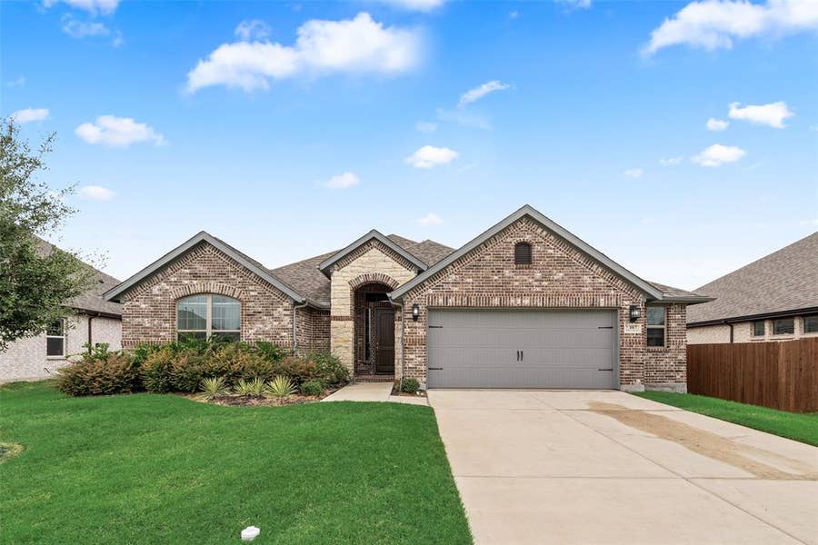 Property photo for 107 White Sands Lane, Forney, TX