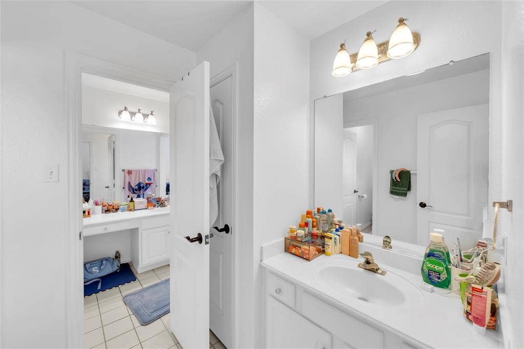 8305 Bartley Circle, Plano, TX 75025 8305 Bartley Circle, Plano, TX 75025