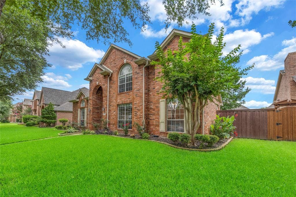 8305 Bartley Circle, Plano, TX 75025 8305 Bartley Circle, Plano, TX 75025