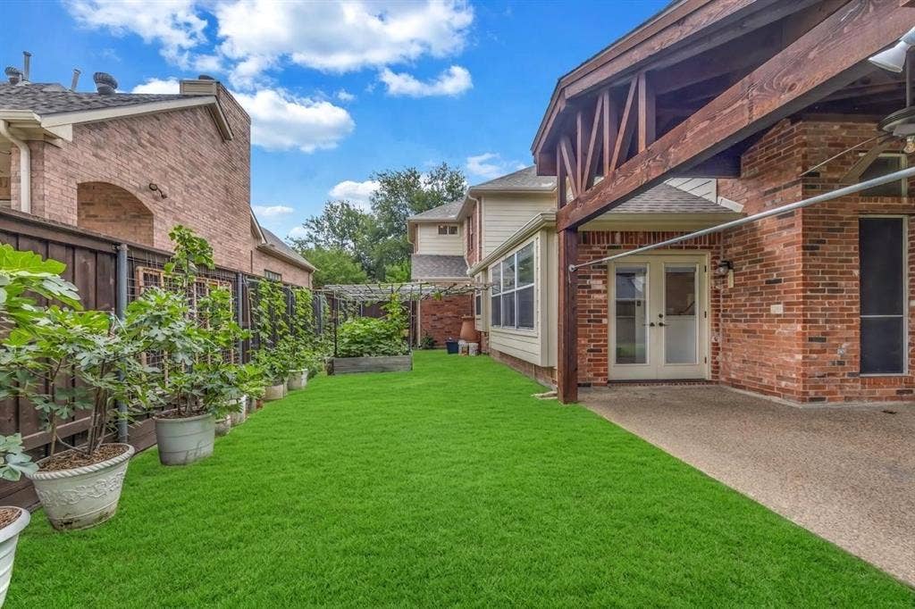 8305 Bartley Circle, Plano, TX 75025 8305 Bartley Circle, Plano, TX 75025
