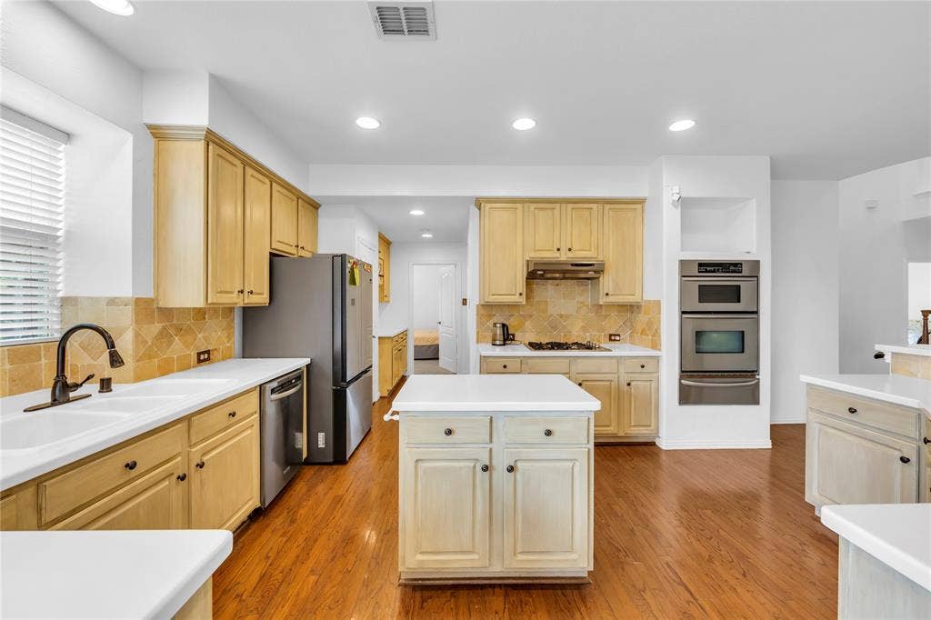8305 Bartley Circle, Plano, TX 75025 8305 Bartley Circle, Plano, TX 75025