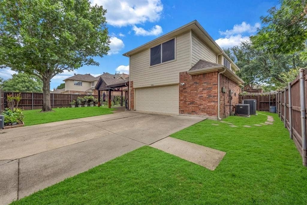 8305 Bartley Circle, Plano, TX 75025 8305 Bartley Circle, Plano, TX 75025