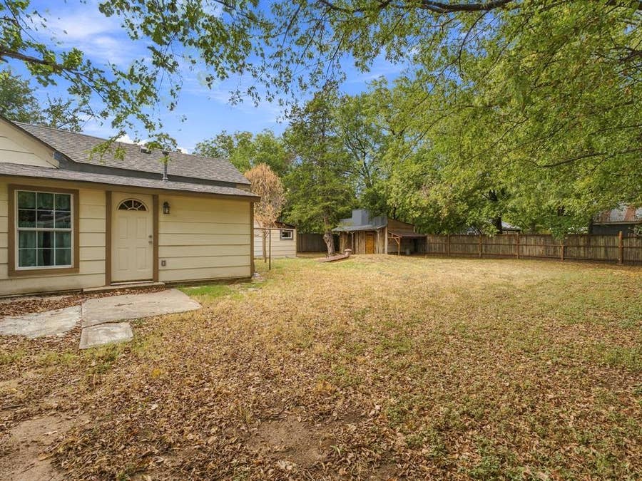 Property photo for 207 N Oneil Street, Alvord, TX