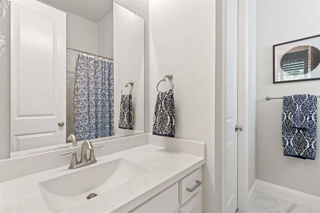 9716 Wilderness Road, Little Elm, TX 75068 Full bath 4