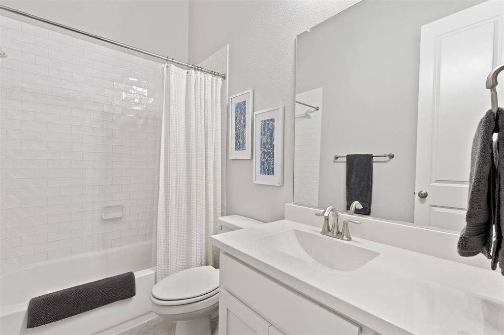 9716 Wilderness Road, Little Elm, TX 75068 Full bath 2