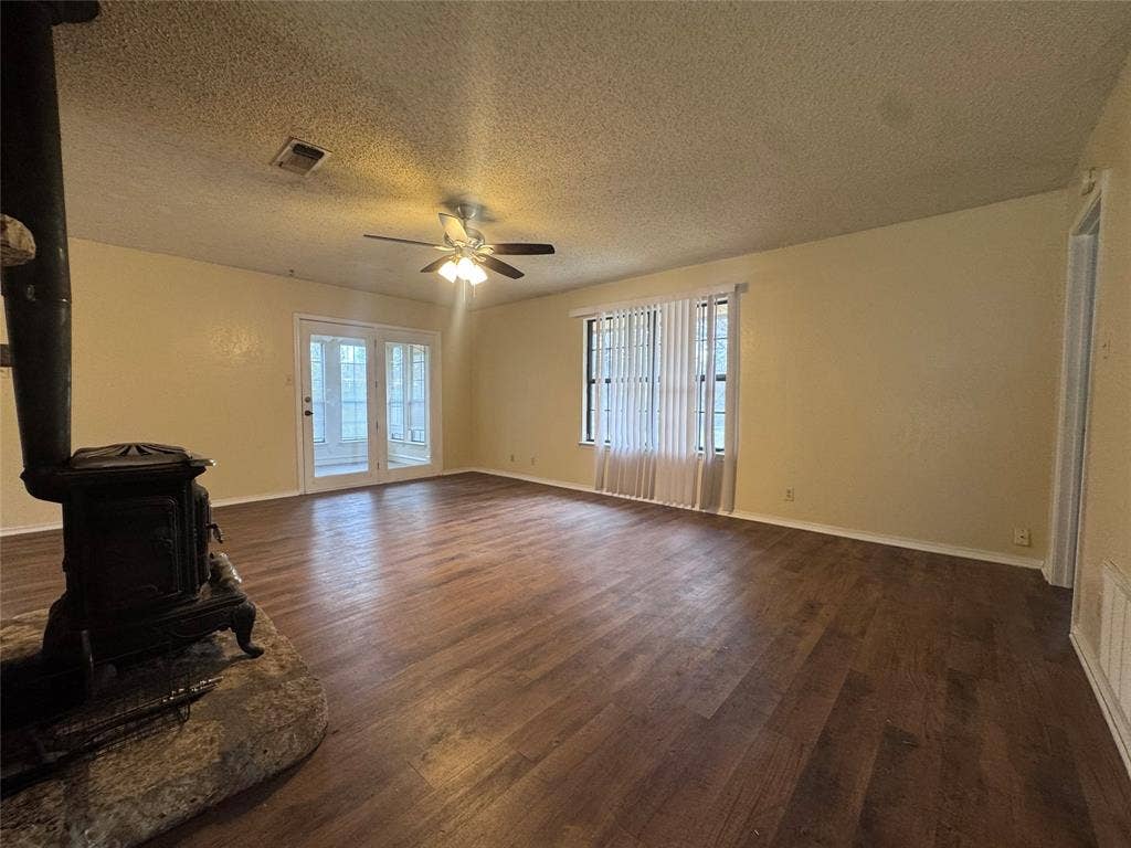 1107 Sierra Vista Drive, Granbury, TX 76048 1107 Sierra Vista Drive, Granbury, TX 76048
