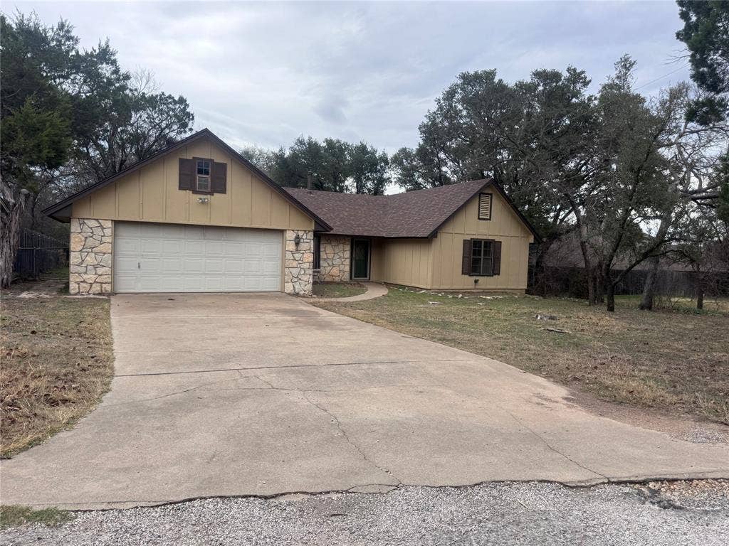 1107 Sierra Vista Drive, Granbury, TX 76048 1107 Sierra Vista Drive, Granbury, TX 76048